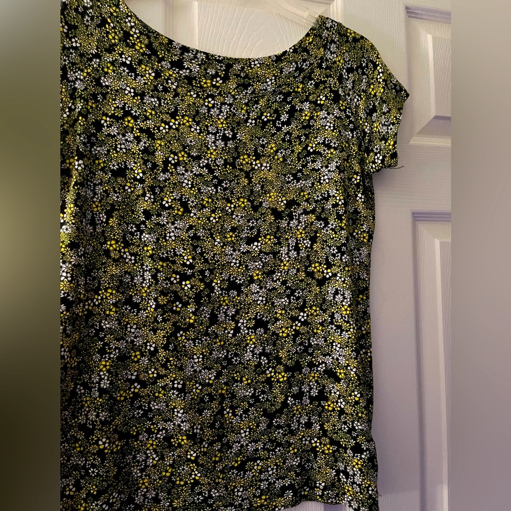 Blk/Green Floral Top Short sleeve Top